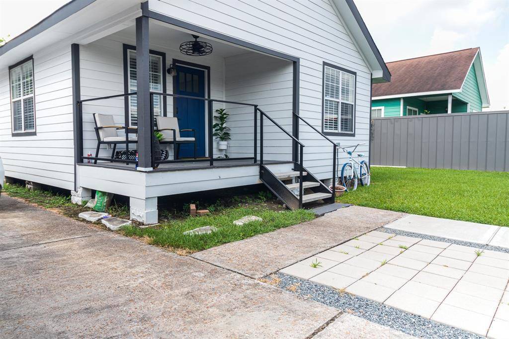 326 W 28th ST, Houston, TX 77008