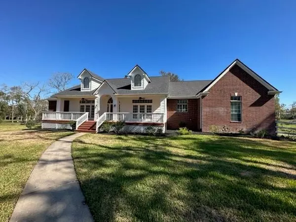 201 Heritage TRL N, Bellville, TX 77418