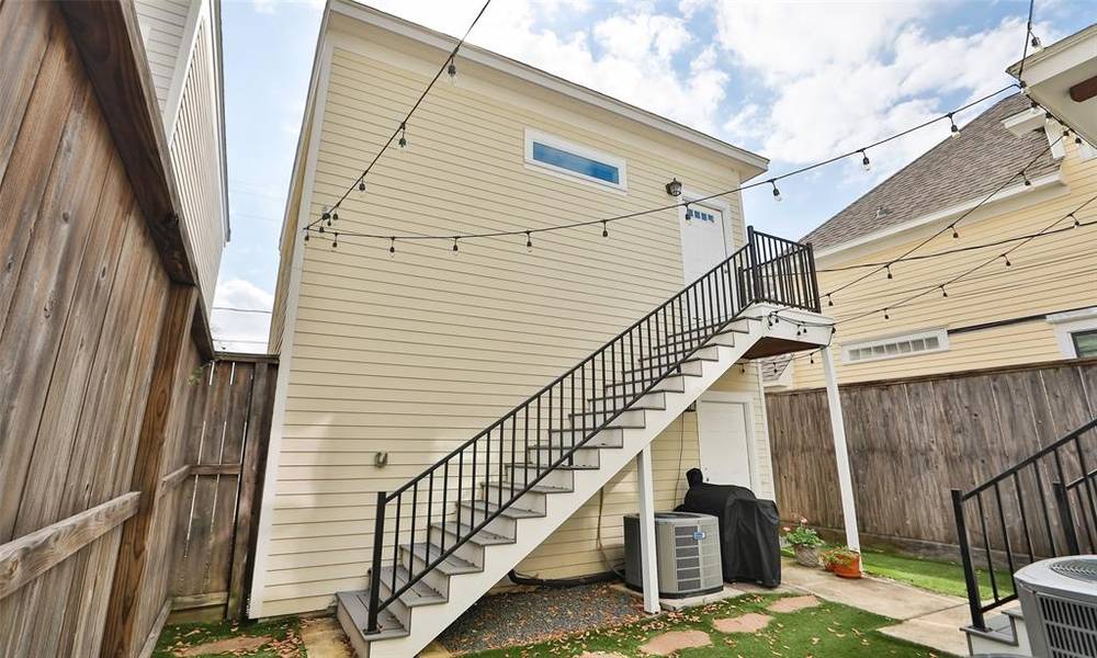 444 W 22nd St, Garage Apartment ST #B, Houston, TX 77008