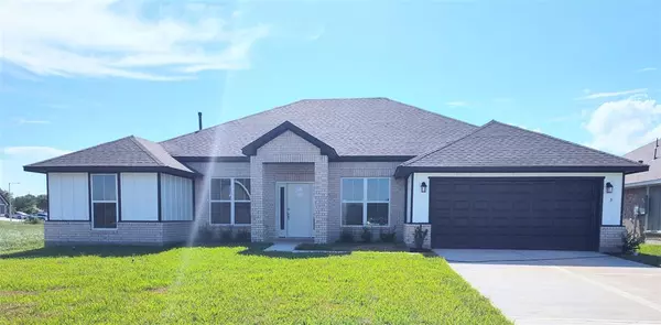 3 Keystone CT, Angleton, TX 77515