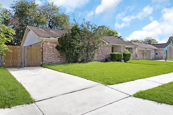 Houston, TX 77031,9326 Claridge DR