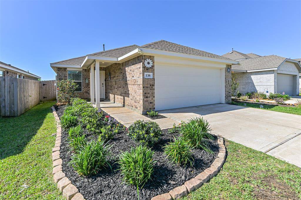 138 Austin RD, Angleton, TX 77515