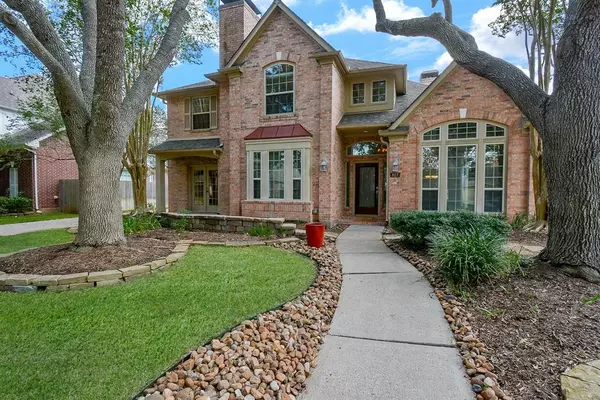 827 Lakespur DR, Sugar Land, TX 77479