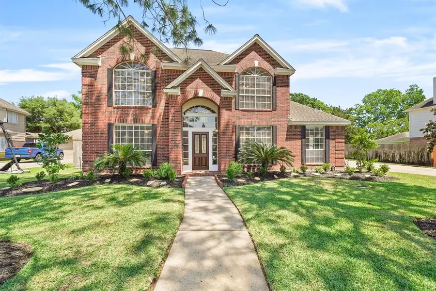 302 Windsor DR, Friendswood, TX 77546