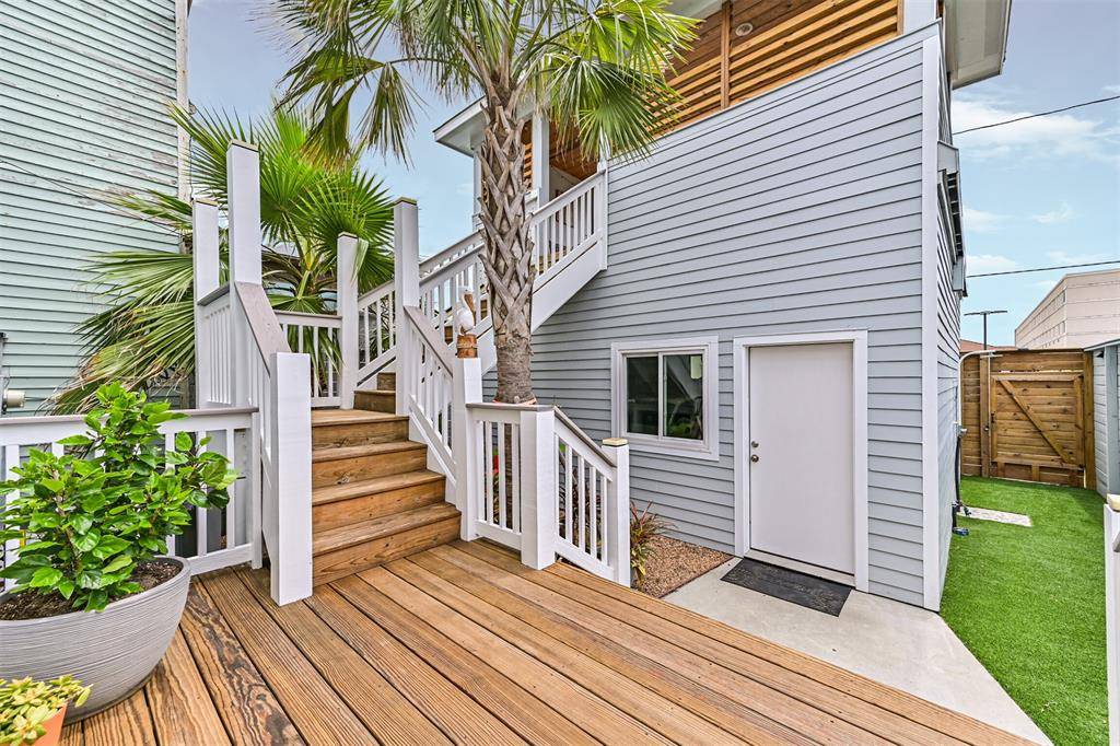 Galveston, TX 77550,2211 Bernardo De Galvez AVE