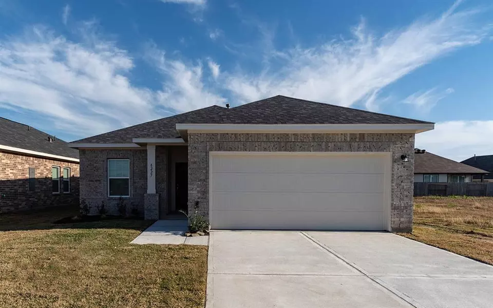 8227 Rose Quartz DR, Texas City, TX 77591