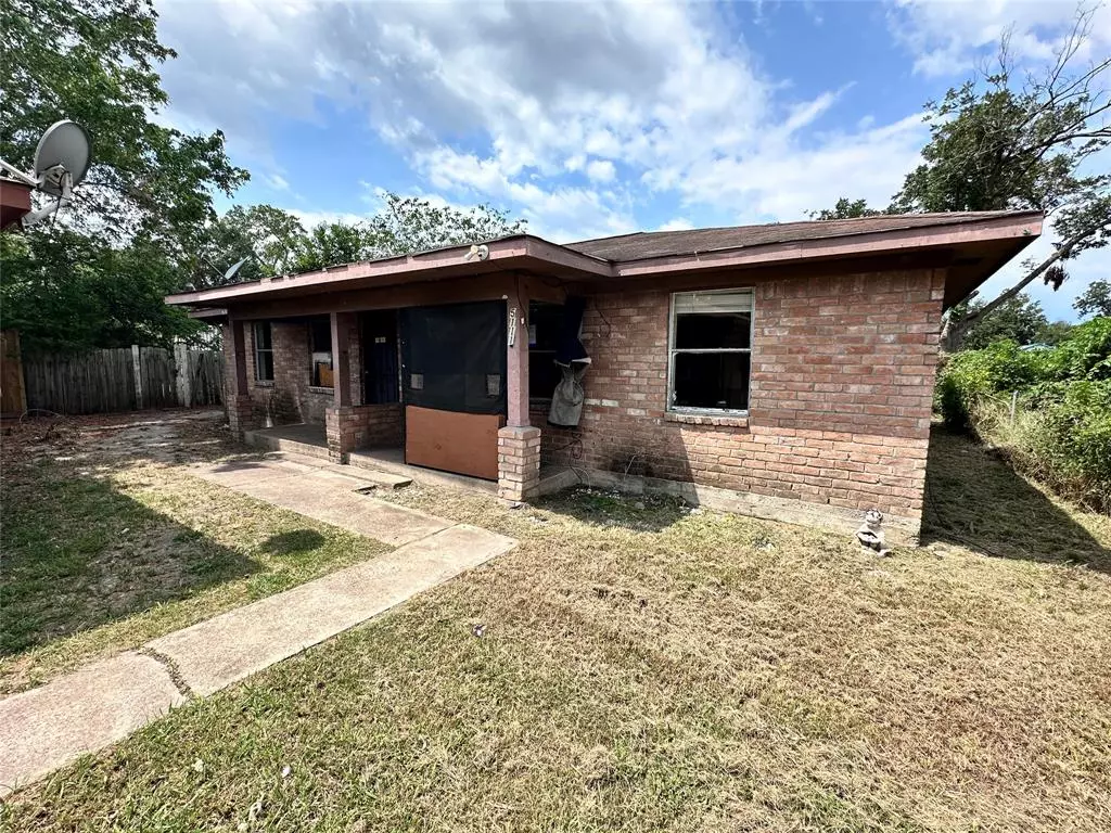 Houston, TX 77033,5111 Clover Street ST