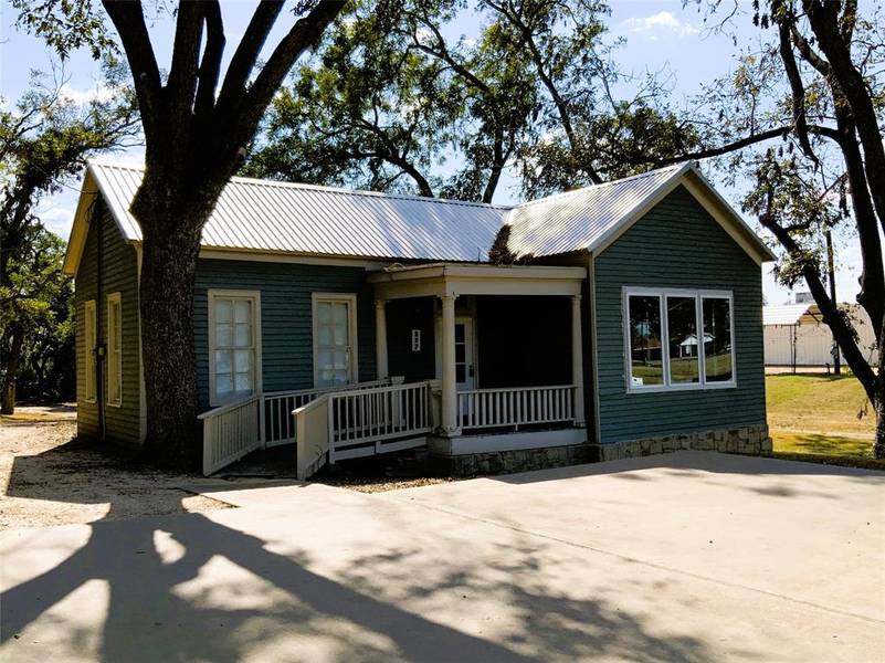 227 W Main ST, Bellville, TX 77418