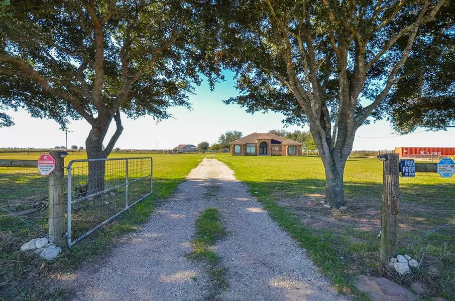 5575 Bollinger RD, Sealy, TX 77474