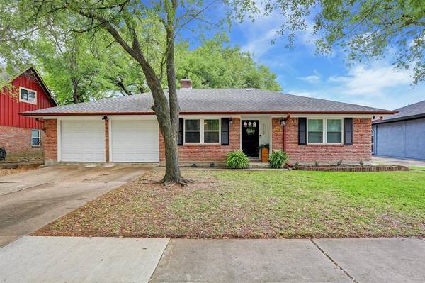 2014 Sunset CT N, League City, TX 77573