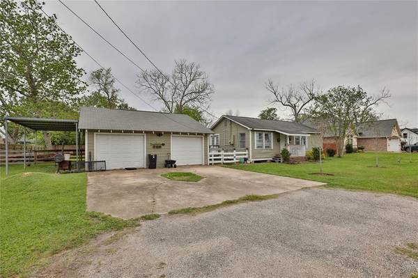 Clute, TX 77531,1240 2nd ST