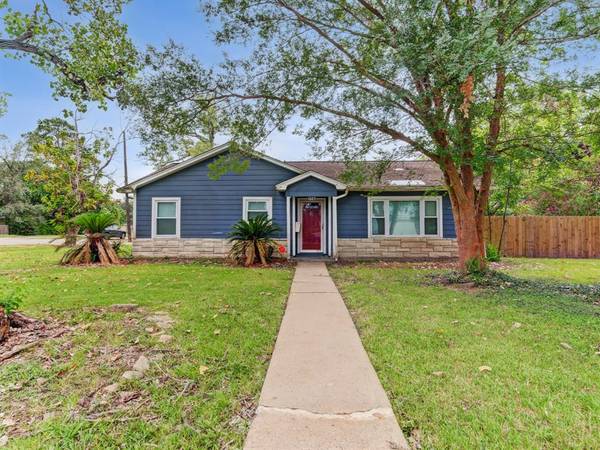 1603 W Sealy ST, Alvin, TX 77511