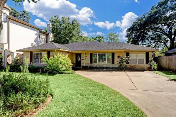 5225 Maple ST, Bellaire, TX 77401