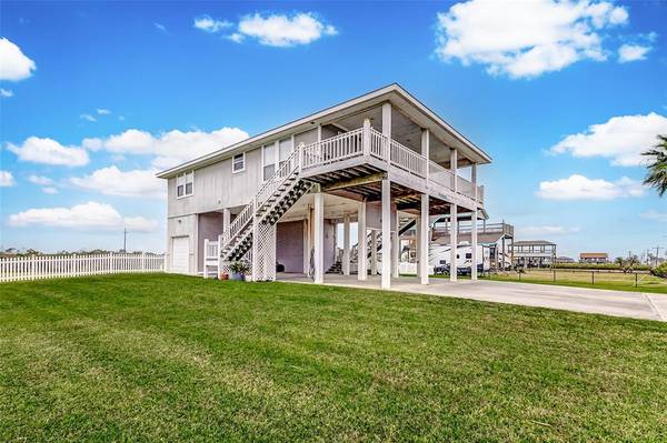 1159 Boyt RD, Port Bolivar, TX 77650