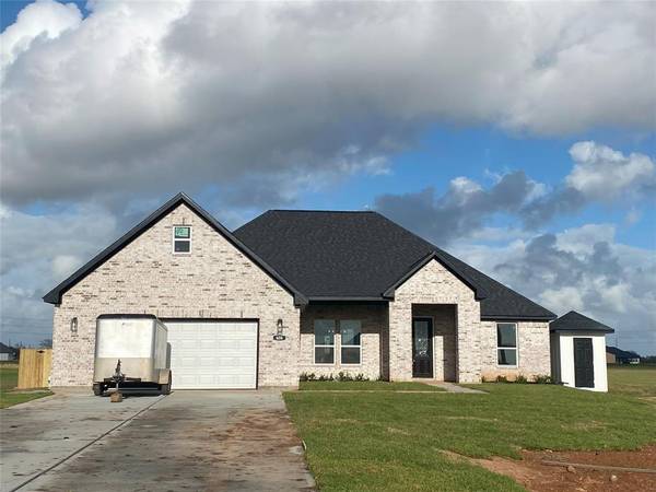 608 Longhorn TRL, Angleton, TX 77515