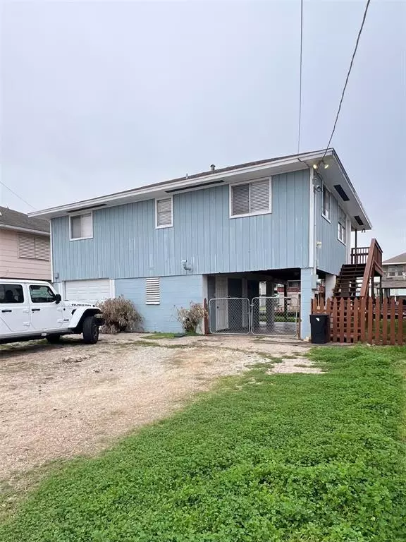 248 Barracuda ST, Bayou Vista, TX 77563