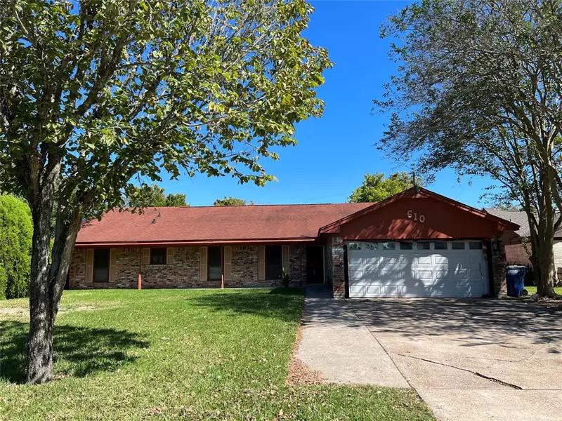 610 Longfellow DR, Texas City, TX 77591