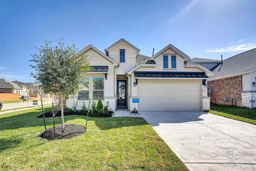 7534 Coral Lake Dr, Cypress, TX 77433