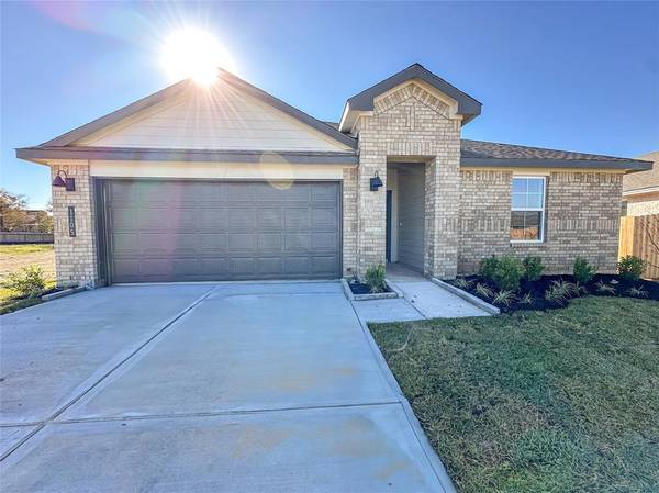 1105 Grey Heron DR, Texas City, TX 77590