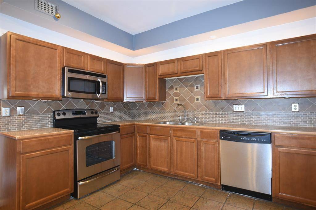 Houston, TX 77079,940 Wycliffe DR #2