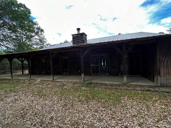 586 County Road 4368, Woodville, TX 75979