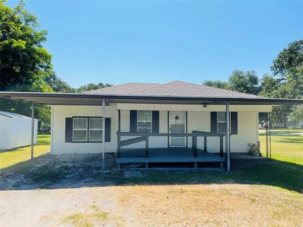 Winnie, TX 77665,617 6th ST