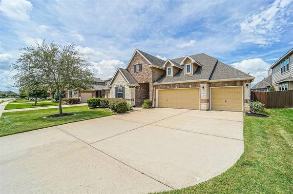 319 Woodway DR, League City, TX 77573