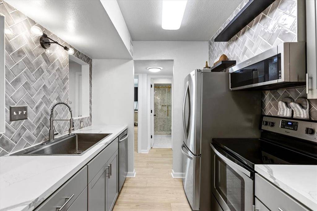 3220 69th ST #E4, Galveston, TX 77551