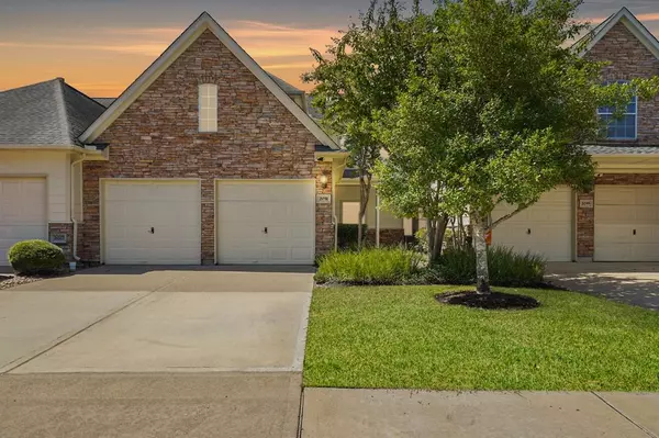 2031 Ridge Wood LN, Sugar Land, TX 77479