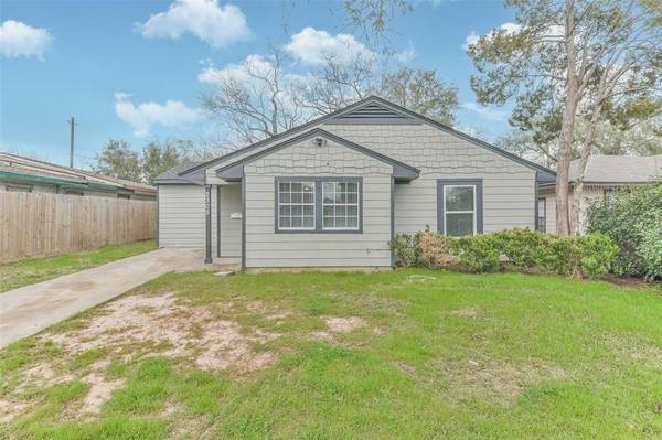 2305 Raymond ST, Pasadena, TX 77506