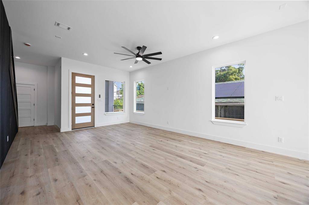 Houston, TX 77026,2206 Bleker ST