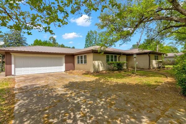 Orange, TX 77630,2140 Live Oak Street