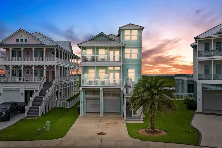 68 Grand Beach BLVD, Galveston, TX 77550