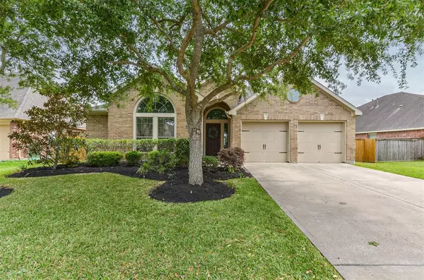 2203 Cloudburst LN, Pearland, TX 77584