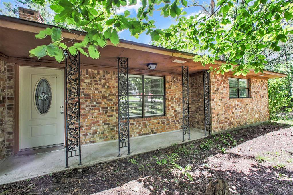 290 Maple LN, Woodbranch, TX 77357
