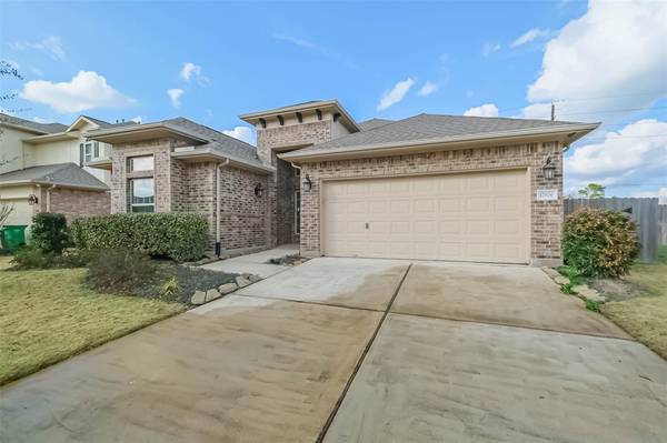 17506 Treecreeper LN, Cypress, TX 77433