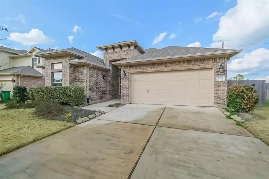 17506 Treecreeper LN, Cypress, TX 77433