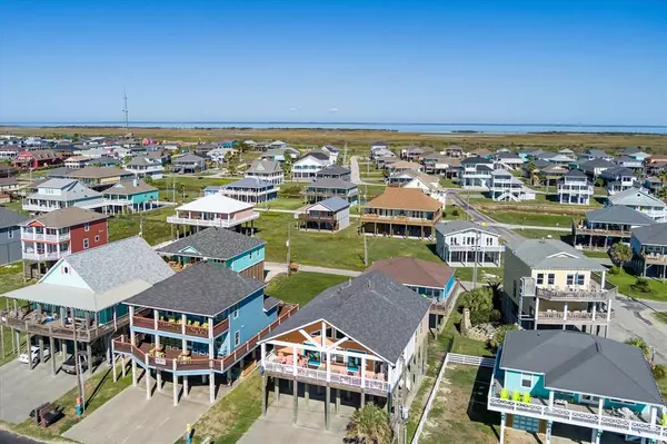 Crystal Beach, TX 77650,2595 Holiday