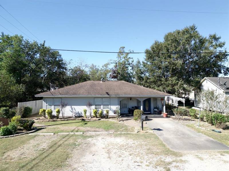 309 Shropshire ST, El Campo, TX 77437