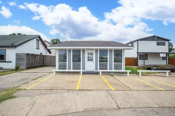 2809 Market ST, Baytown, TX 77520