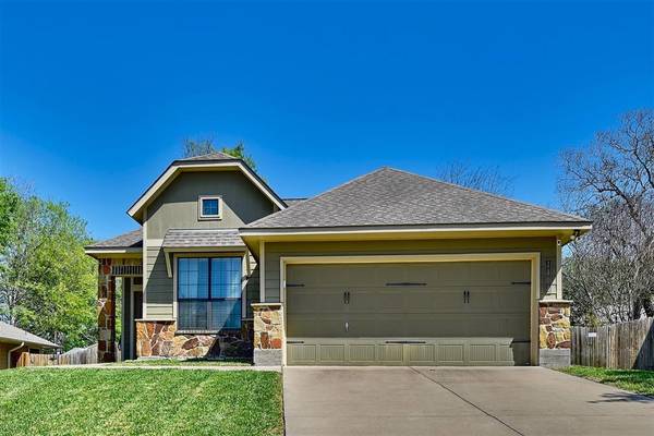 1404 Summer CT, Brenham, TX 77833