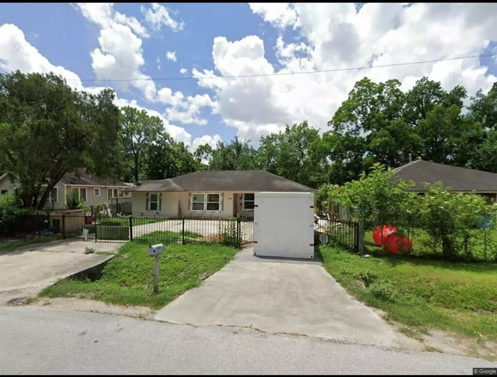 Houston, TX 77028,7930 Oak Knoll LN