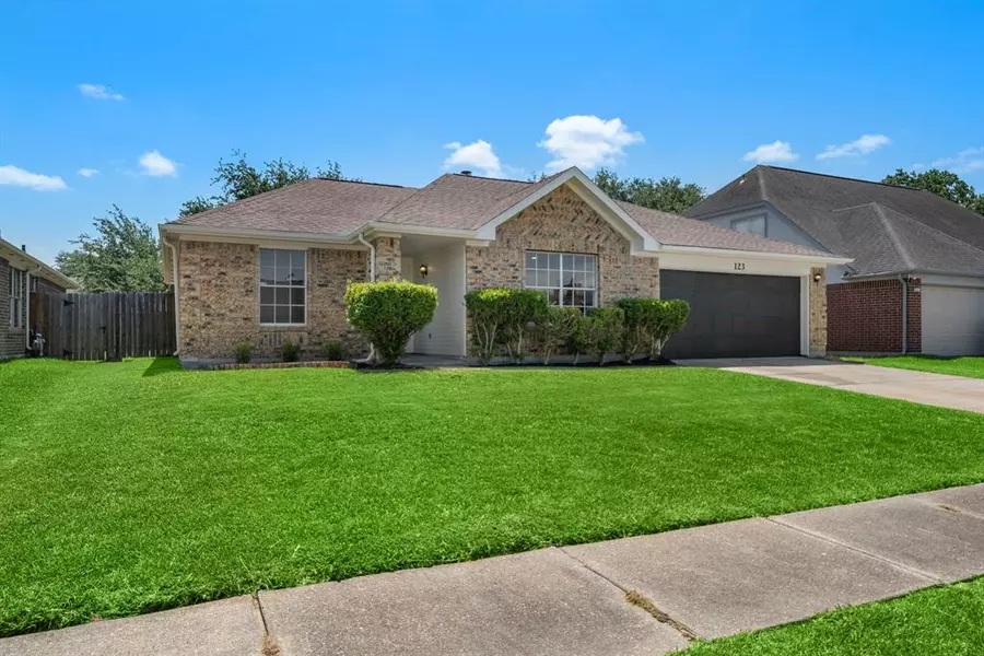 123 Wickhamford WAY, Houston, TX 77015