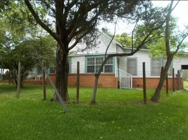 435 E Avenue J, Silsbee, TX 77656