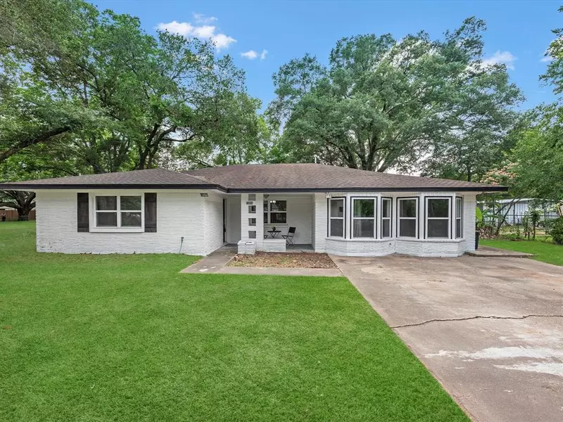 12802 Eiker RD, Brookside, TX 77581