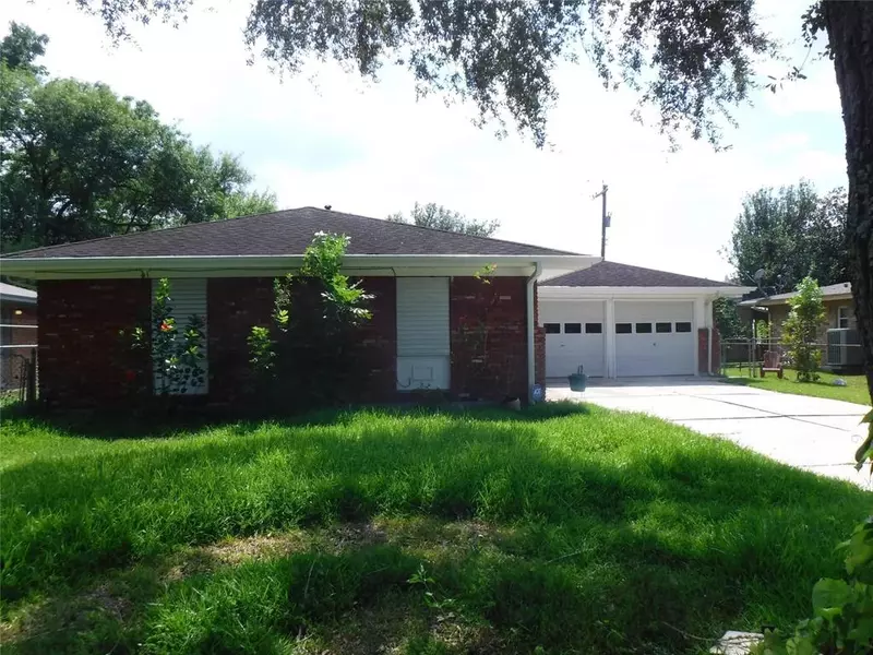 517 N Linden DR, Texas City, TX 77591