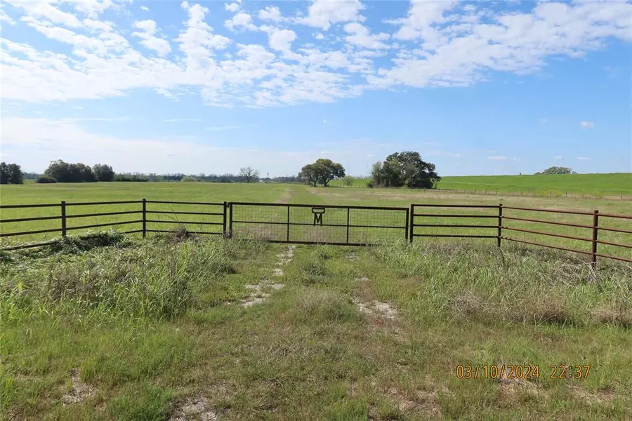 1030 SH 71, Columbus, TX 78934