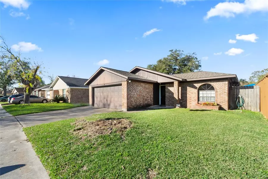 1231 Gamma ST, Pasadena, TX 77504