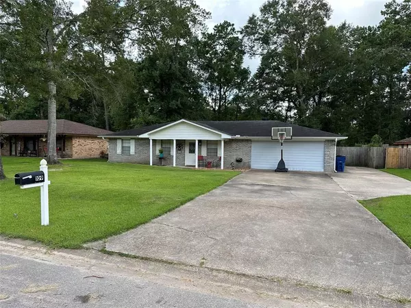 109 Pinecrest DR,  Silsbee,  TX 77656