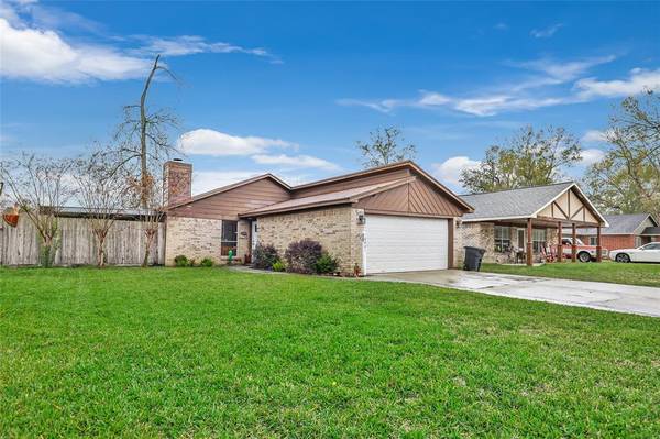 16827 S Lighthouse DR, Crosby, TX 77532